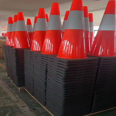 satın almak PVC yol trafiği koni yüksek görünür yansıtıcı yol çalışma koni Çevrimiçi üretim