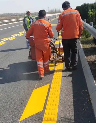 satın almak Çeşitli yüzeylere güçlü yapışkanlık için yüksek performanslı yansıtıcı termoplastik boya Çevrimiçi üretim