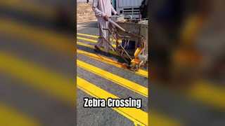 Pakistan'da Zebra Geçidi Yenilemesi | Sarı Termoplastik Yol Çizgi Boyası